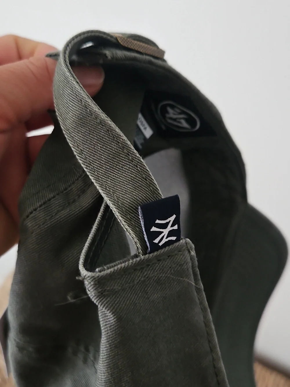 '47 Clean Up Adjustable Baseball Cap with NY Embroidery - Olive New York Yankees - Picture 3 of 3